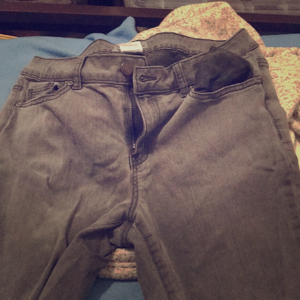 Grey jeggings